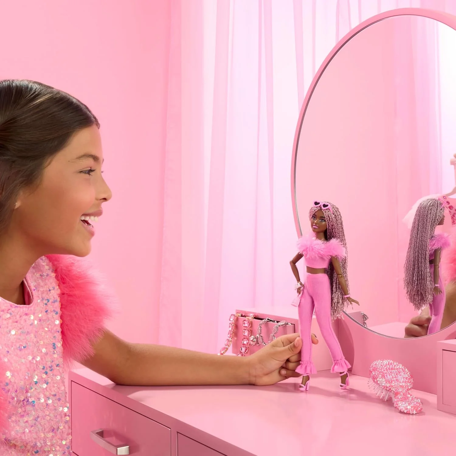 Barbie Deluxe Style Muotinukke - Image 2