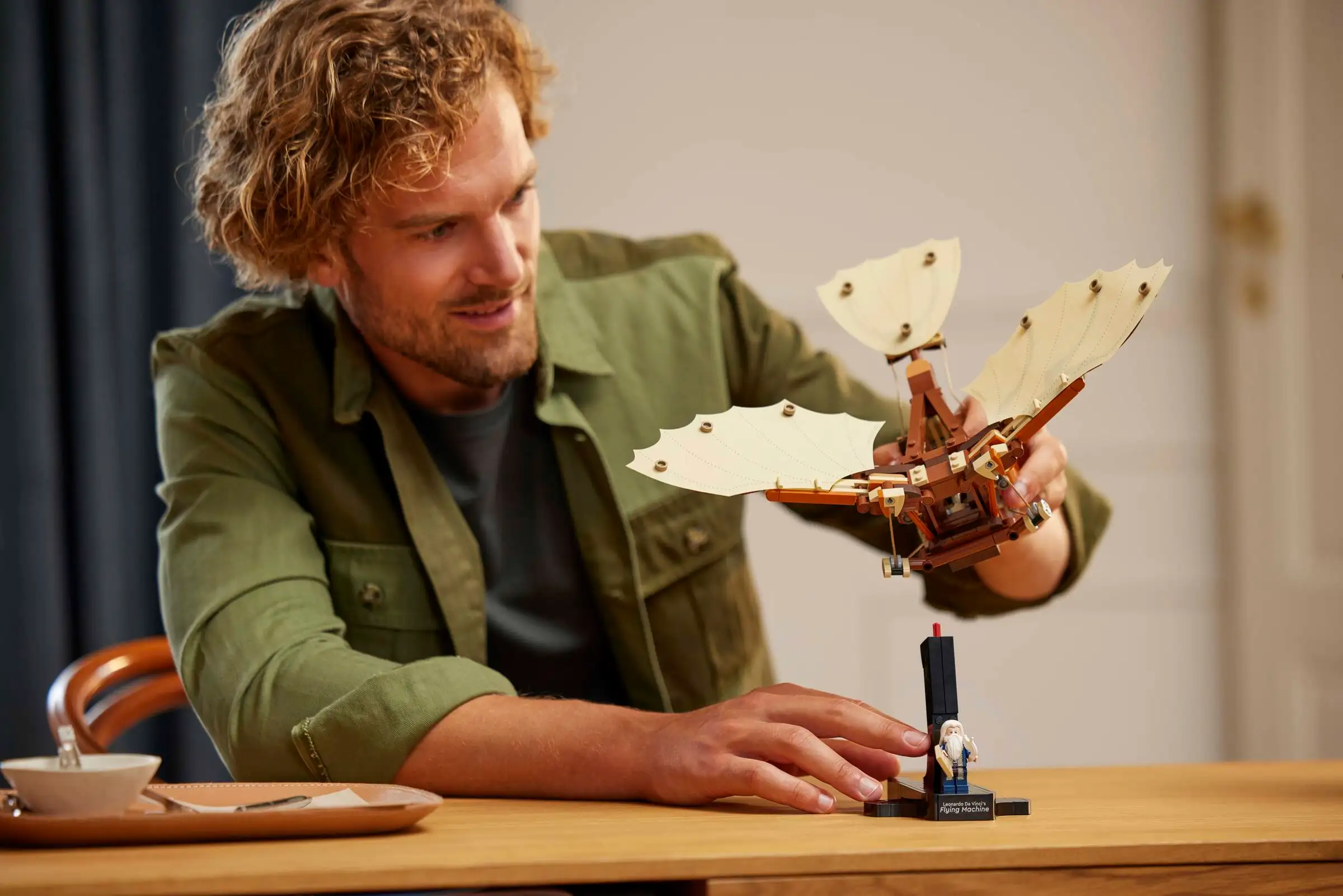 LEGO Icons 10363 Leonardo Da Vincin Lentävä Kone - Image 2