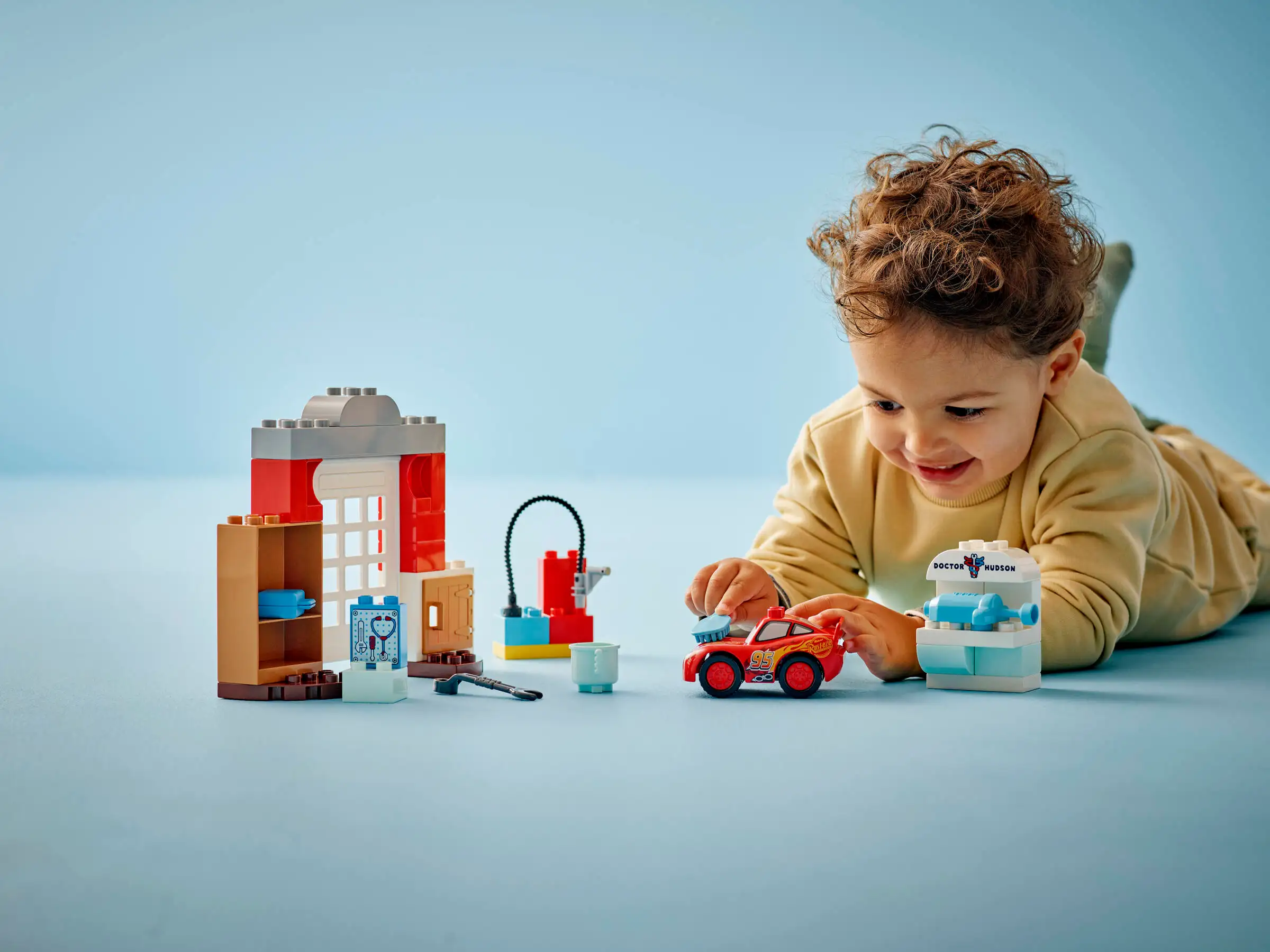 Lego Duplo 10456 McQueenin Vierailu Docin Tallilla - Image 3