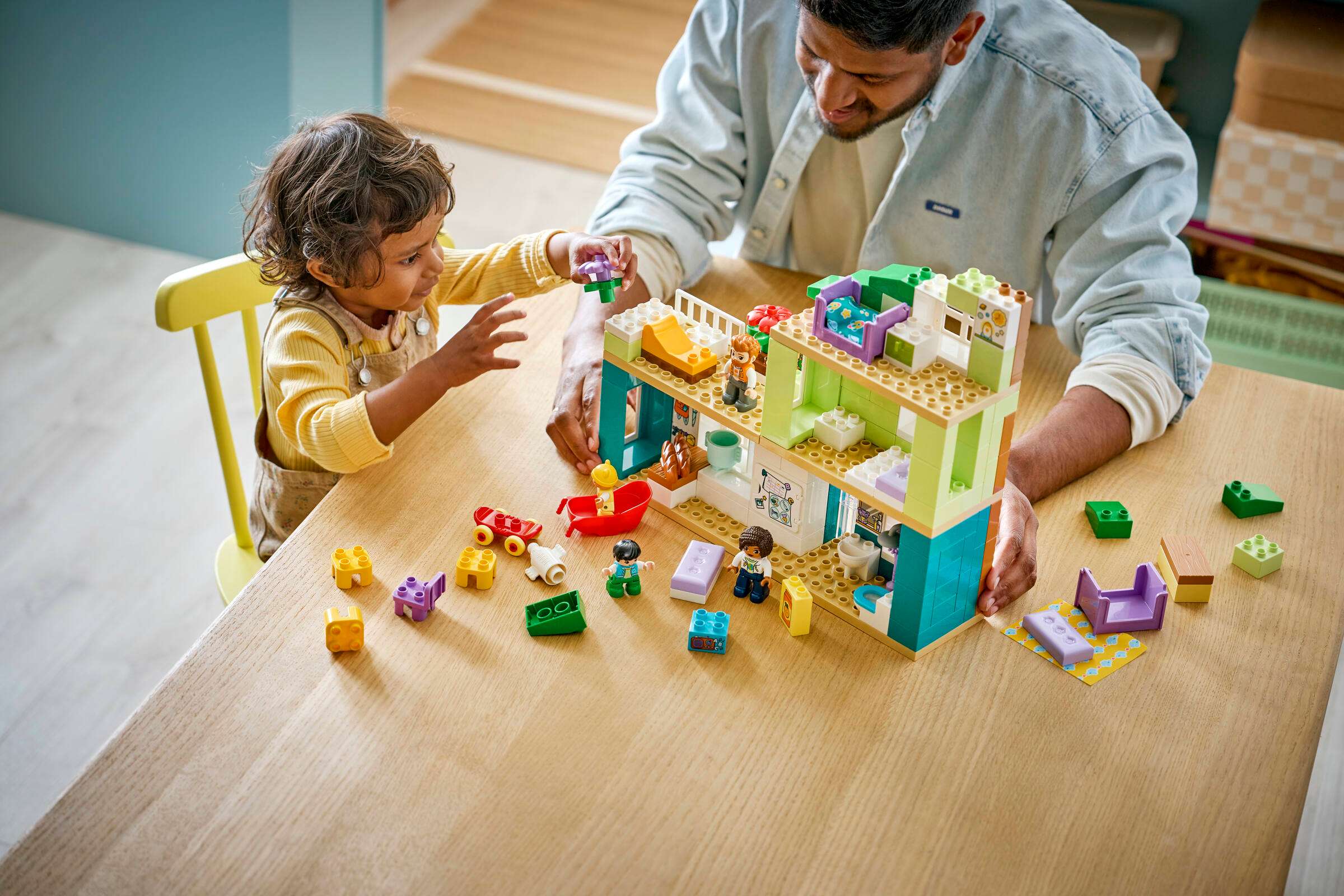 LEGO Duplo 10470 Nykyaikainen Omakotitalo ja Hahmot 3in1 - Image 4