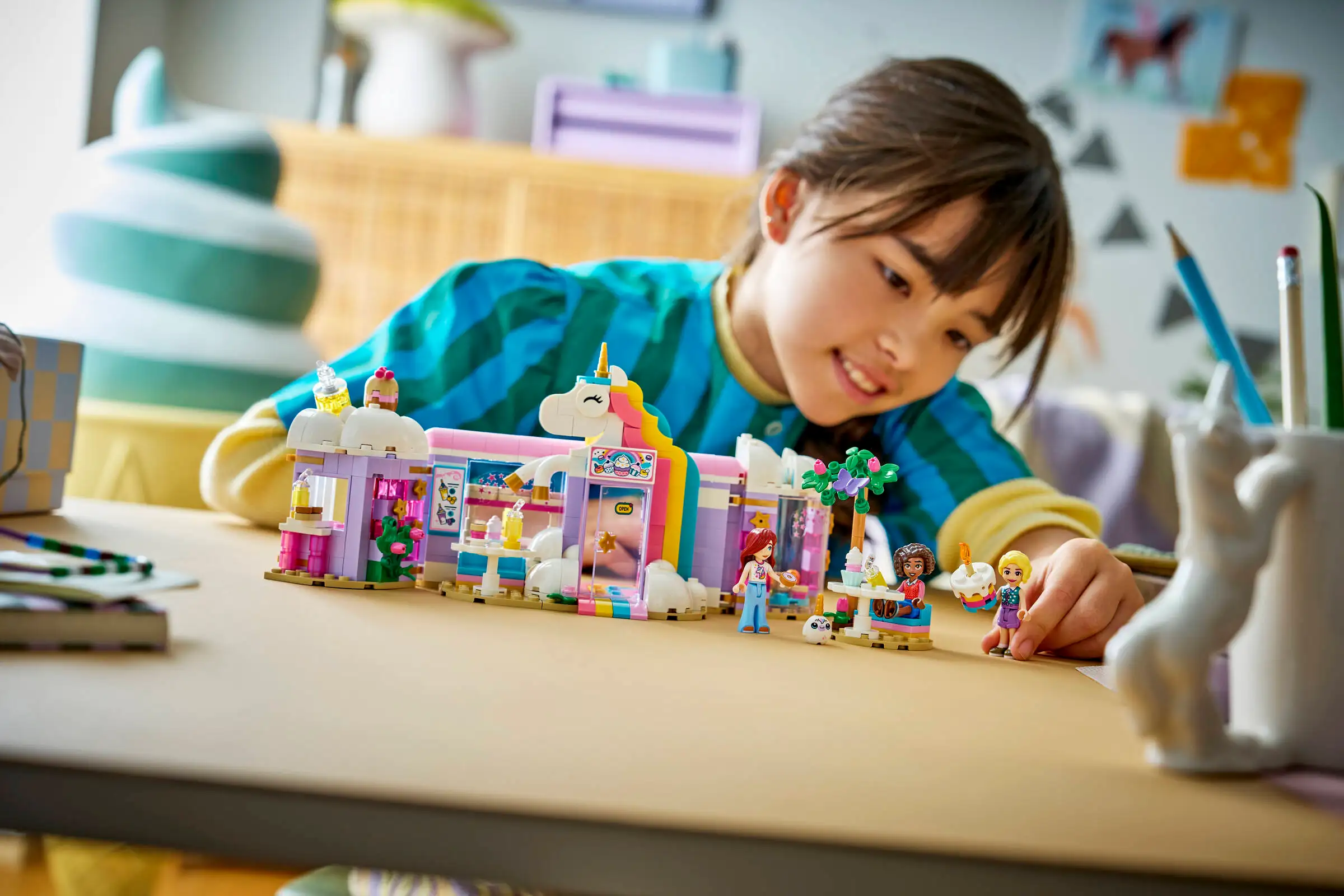 Lego Friends 42684 Unelmien Yksisarviskahvila - Image 2