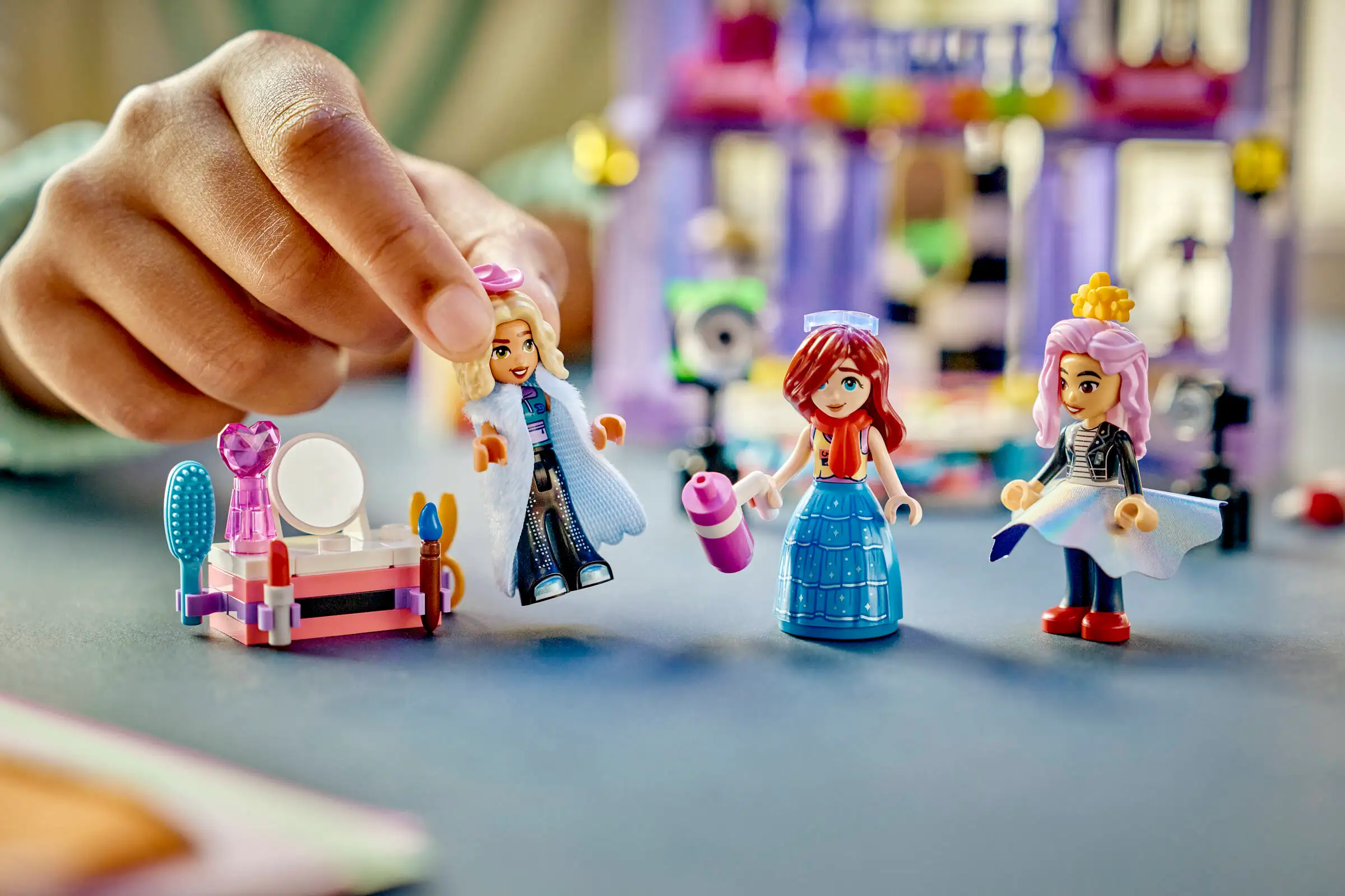 Lego Friends 42685 Heartlake Cityn Muotinäytös - Image 4
