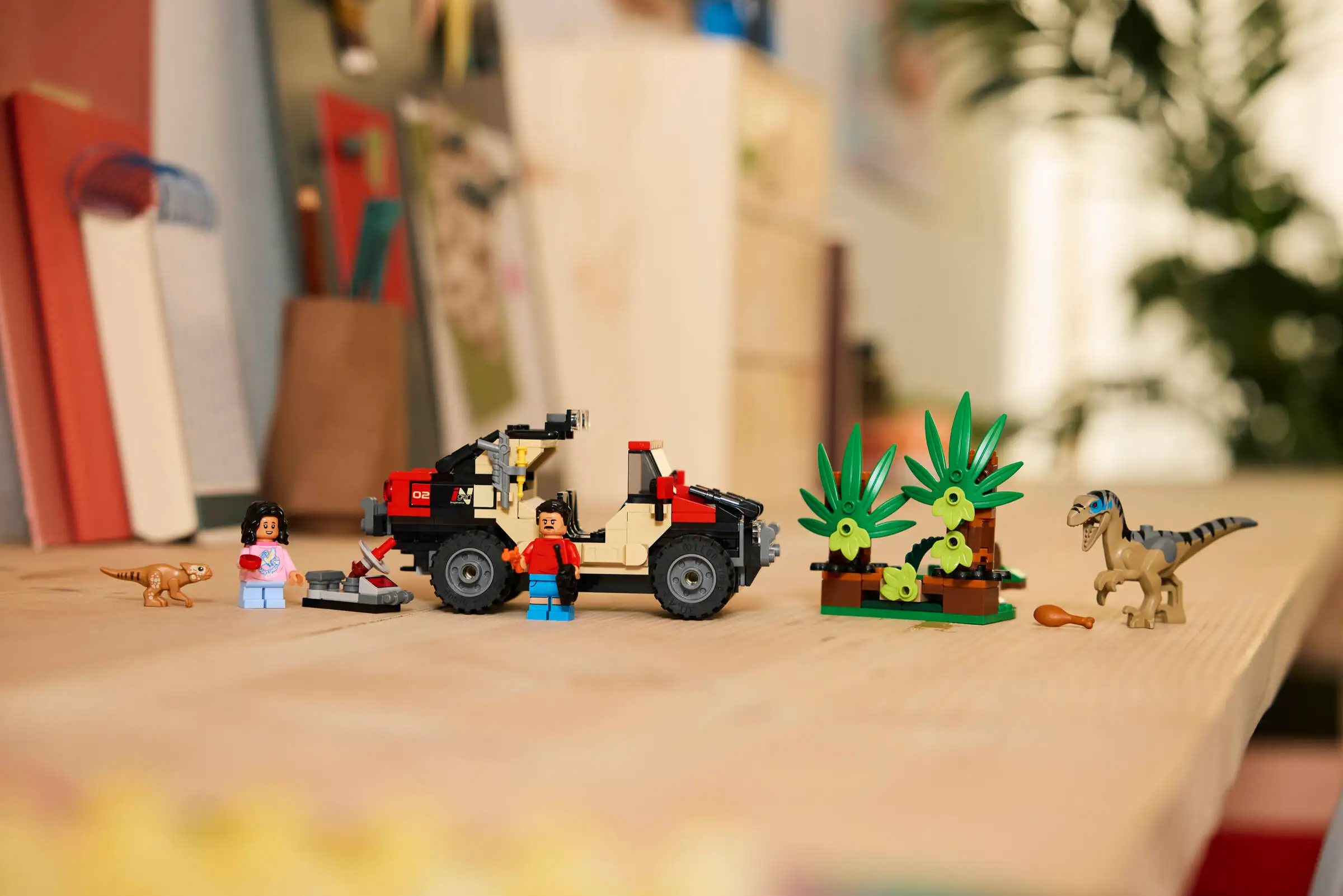 LEGO Jurassic World 76972 Raptor ja Pako Maastoautolla - Image 3