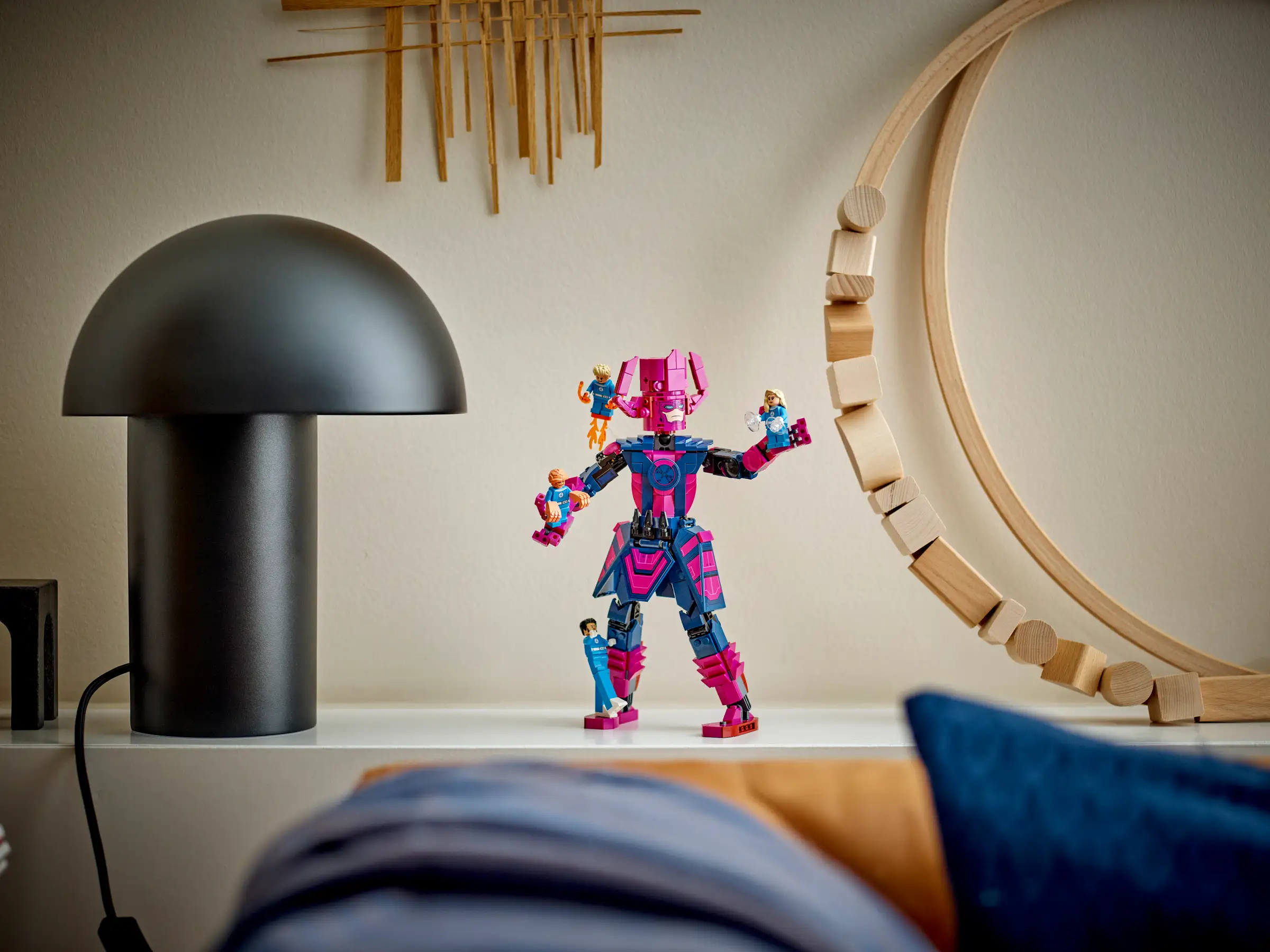 LEGO Marvel 76316 Ihmeneloset Vastaan Galactus-rakennushahmo - Image 4