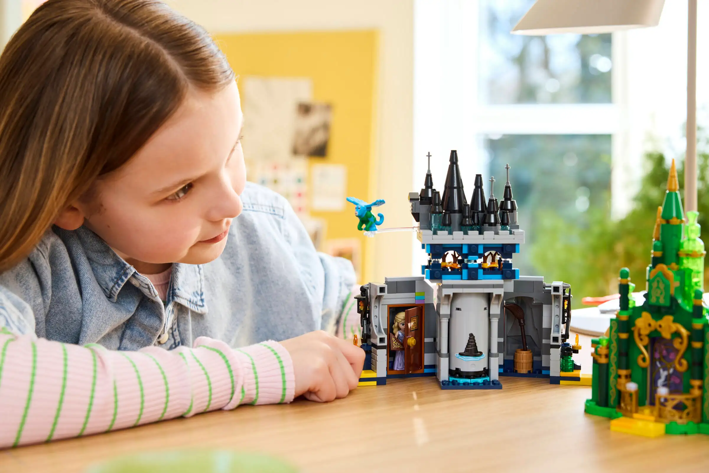 LEGO Wicked 75689 Emerald City ja Kiamo Ko ‑linna - Image 3