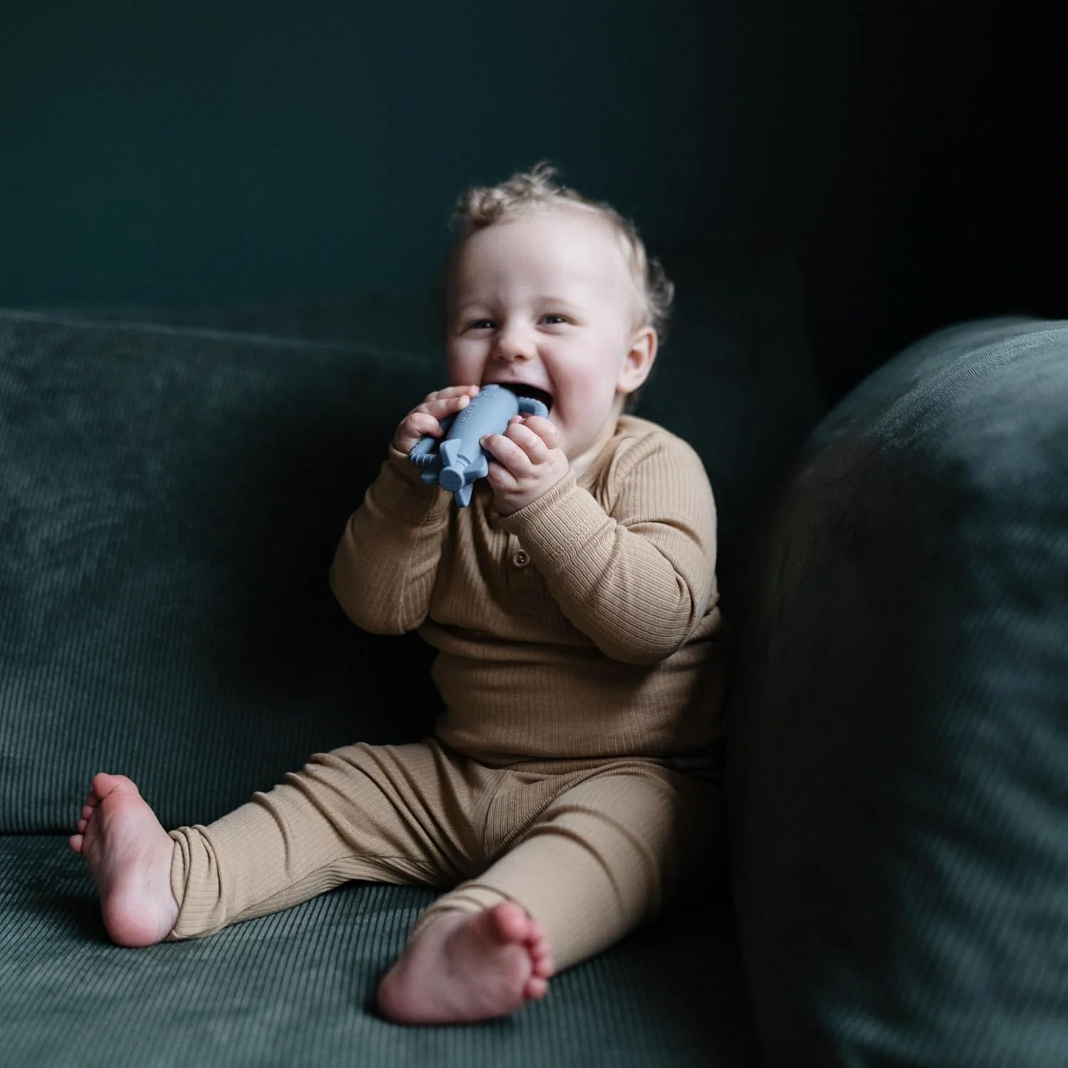 Mushie Rocket Rattle Teether Raketti Purulelu - Image 3