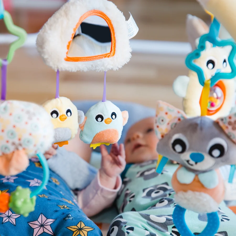 Playgro Snuggle Me Penguin Aktiviteettimatto/Puuhakeskus - Image 4