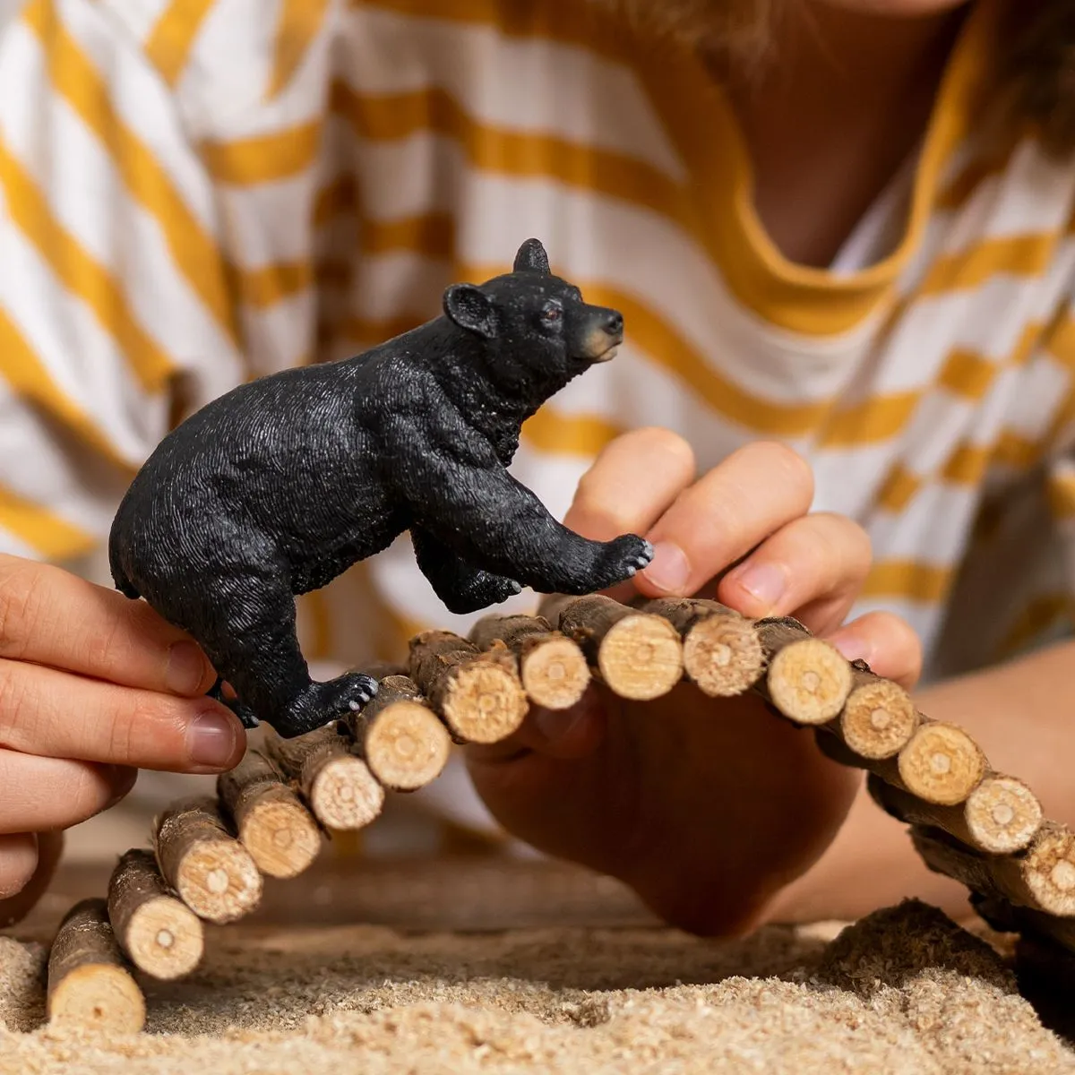 Schleich 14869 Amerikan Mustakarhu - Image 2