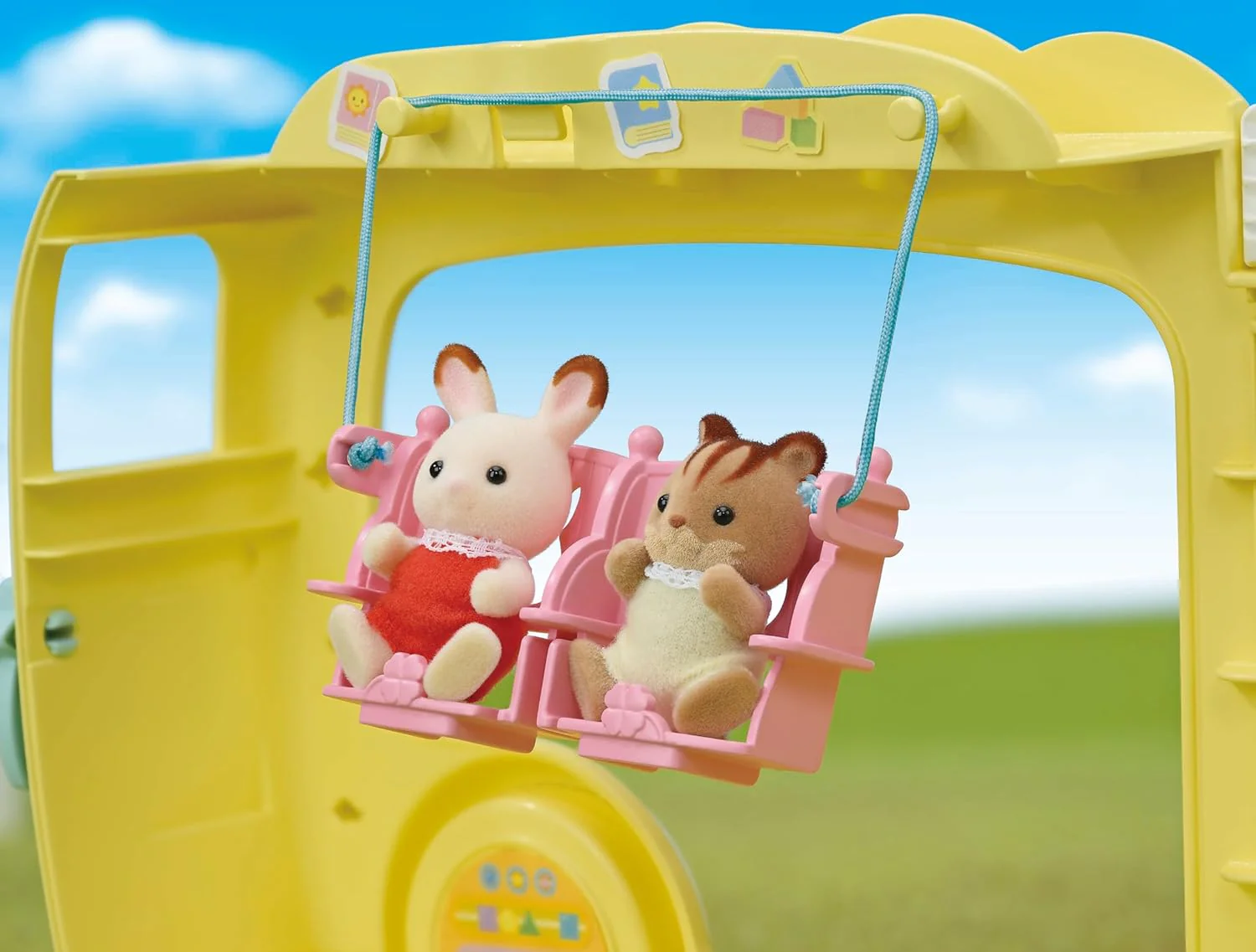 Sylvanian Families 5744 Avattava 3-Kerrosbussi Leikkipuistolla - Image 4