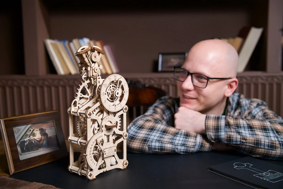 Ugears Engine Clock - Image 3