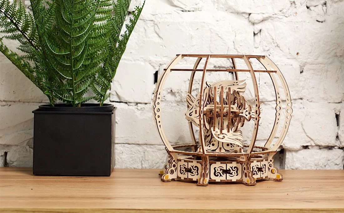 Ugears Mechanical Aquarium - Image 5