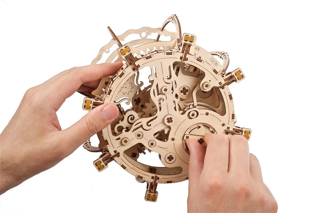 Ugears Mechanical Aquarium - Image 8