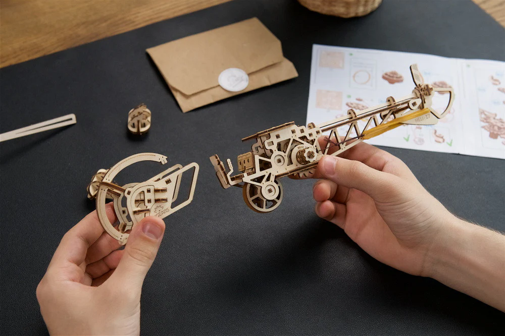 Ugears Mini Helicopter - Image 3