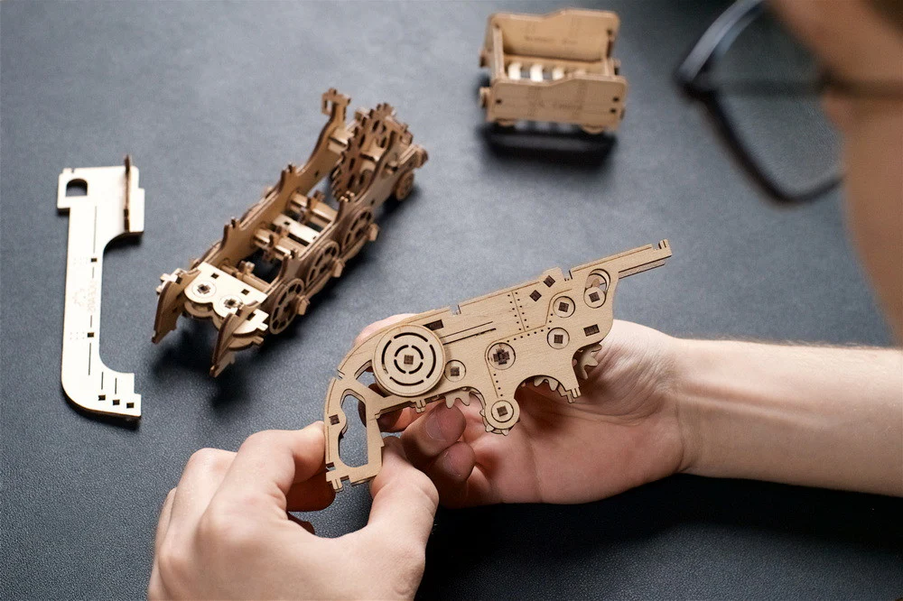 Ugears Mini Locomotive - Image 3