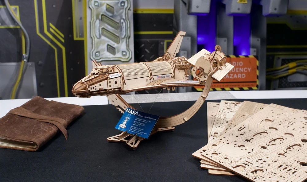 Ugears NASA Space Shuttle Discovery - Image 4