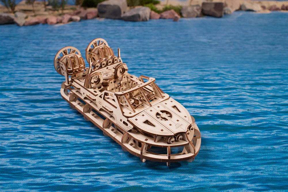 Ugears Rescue Hovercraft - Image 6